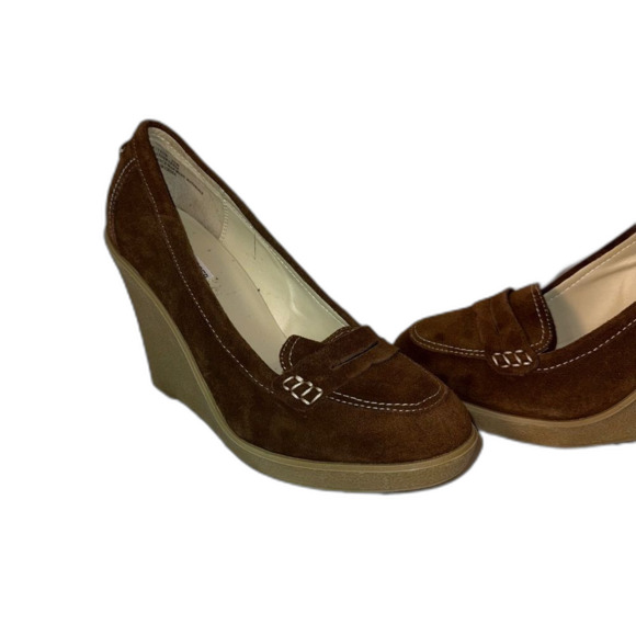 Kelsi Dagger 4” wedge heel brown suede penny loafer size 10 NWOT - Picture 13 of 14